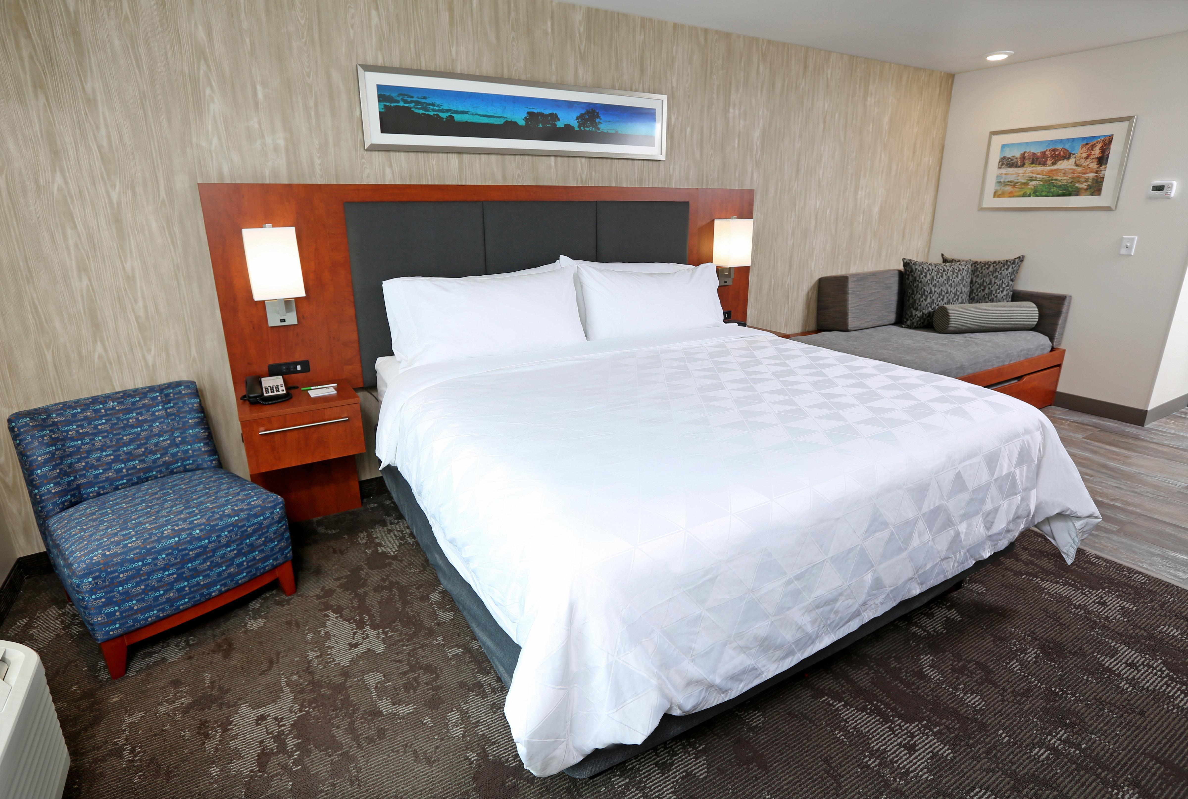 Holiday Inn & Suites Sioux Falls - Airport By Ihg Exterior photo