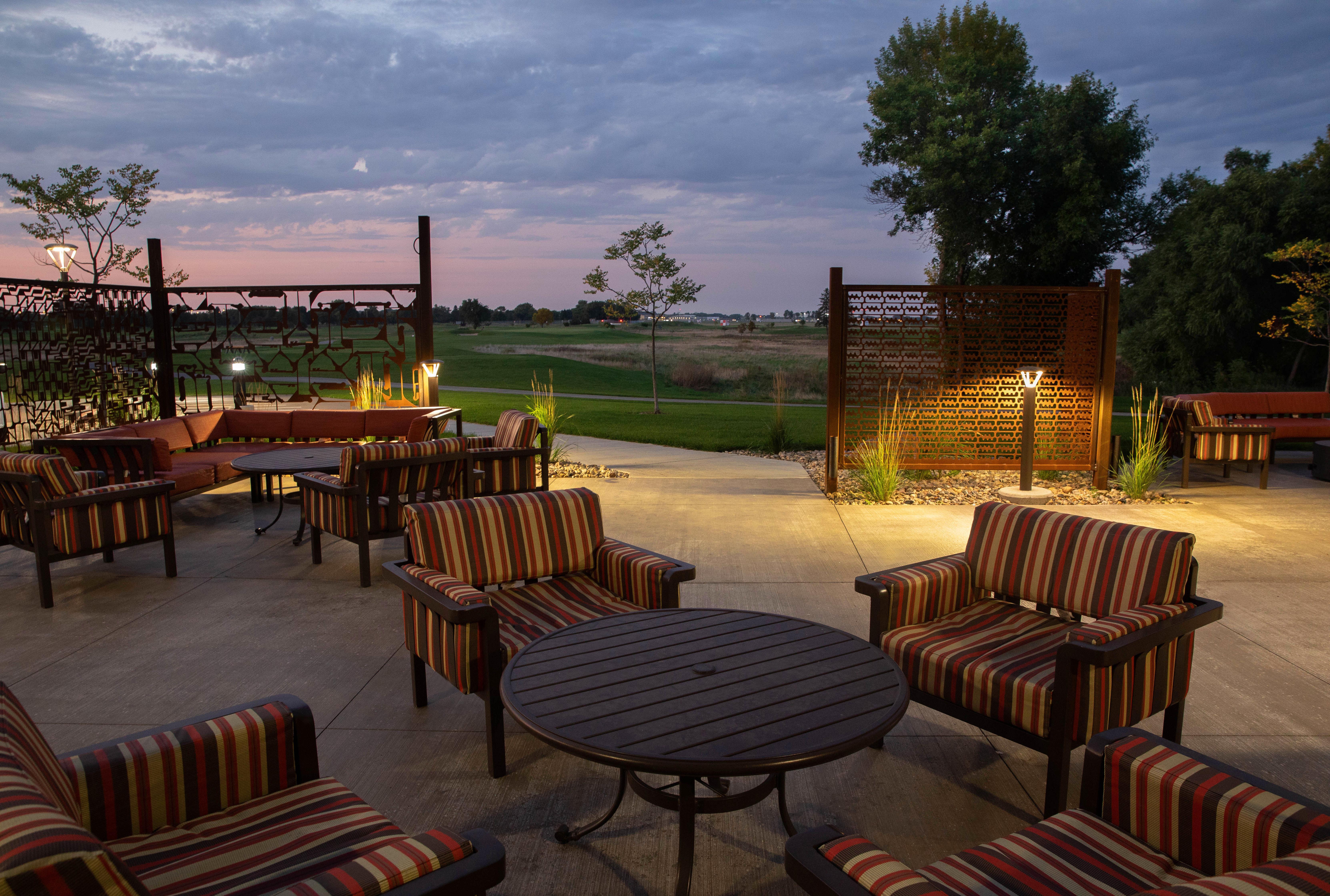 Holiday Inn & Suites Sioux Falls - Airport By Ihg Exterior photo